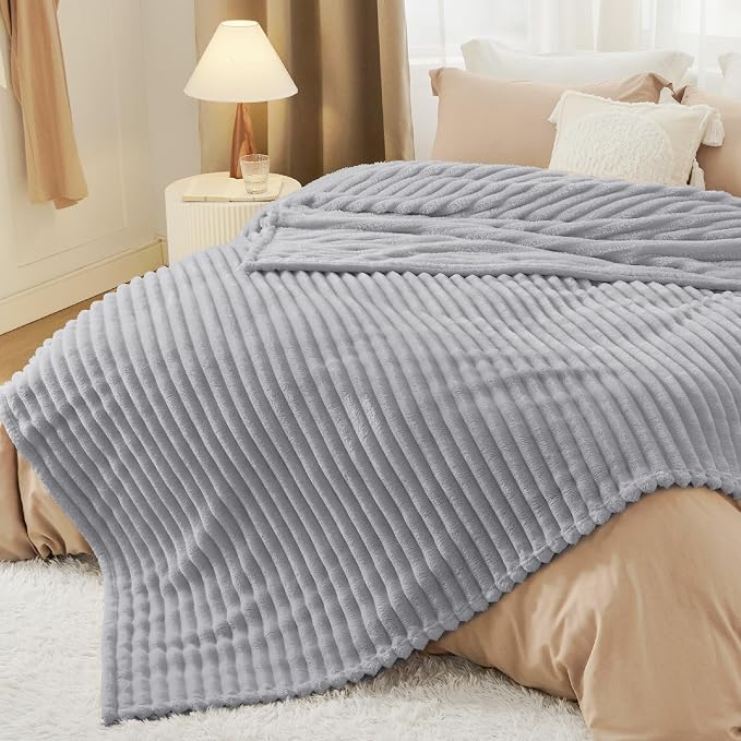 Bedsure GentleSoft Blankets Queen Size - Image 6