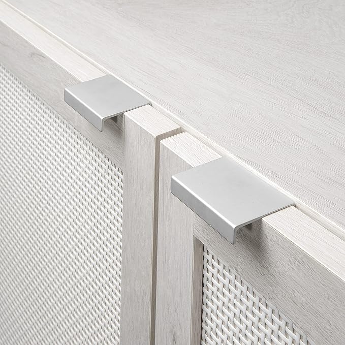 Sango Orre 2-Door Cabinet, Modern Sand Storage Cabinet with Synthetic Rattan Door Panels, Adjustable Shelf, Cylindrical Wood Legs, Discreet Finger Pulls, Elegant Furniture for Living or Dining Room