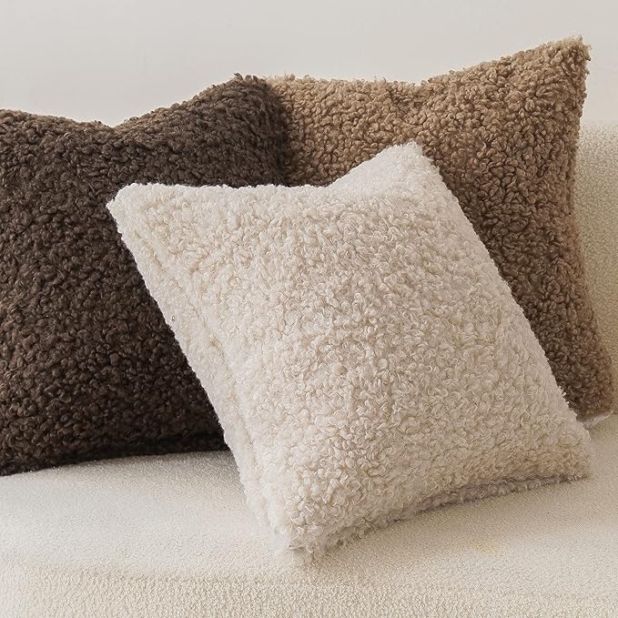 Foindtower 2 Pieces Faux Fur Throw Pillow Cover Decorative Sherpa Pillow Fuzzy Accent Pillowcases Soft Sheepskin Fleece Cushion Case for Bed Couch Living Room 18x18 Inch Neutral Cream
