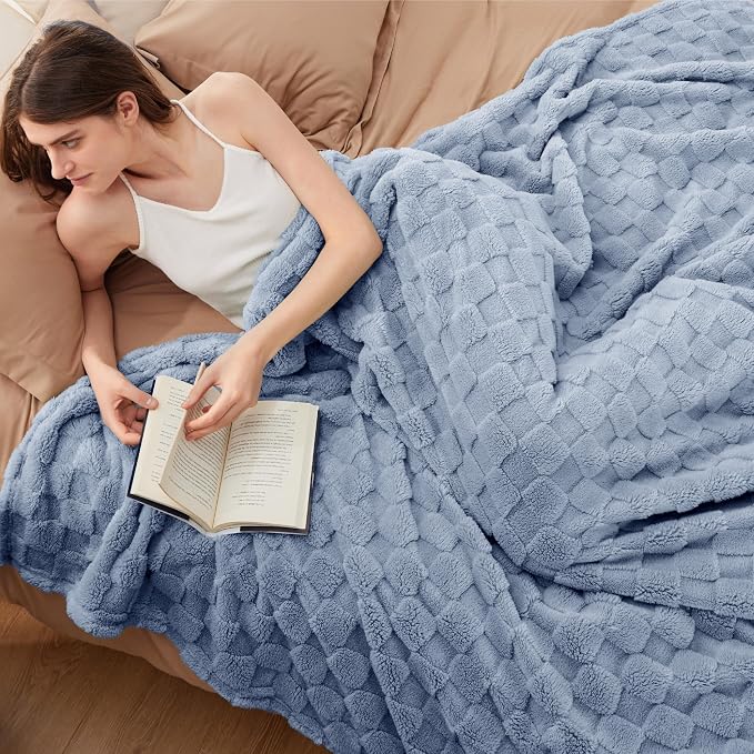Bedsure GentleSoft Full Size Blankets - Image 3