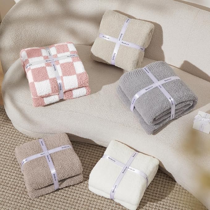 Bedsure GentleSoft Checkered Twin Blanket - Image 6