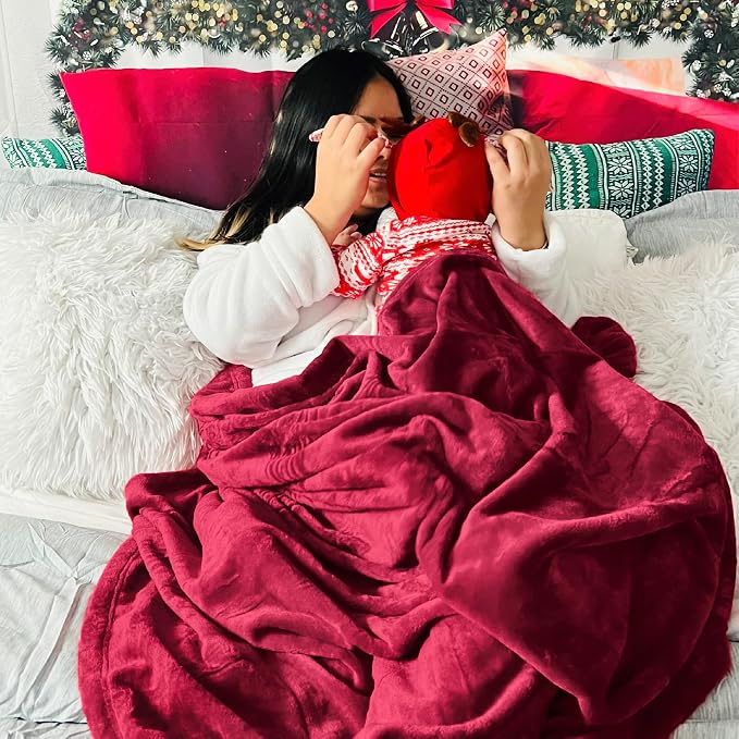 Bedsure GentleSoft Fleece Blanket Twin Size Red - Image 5