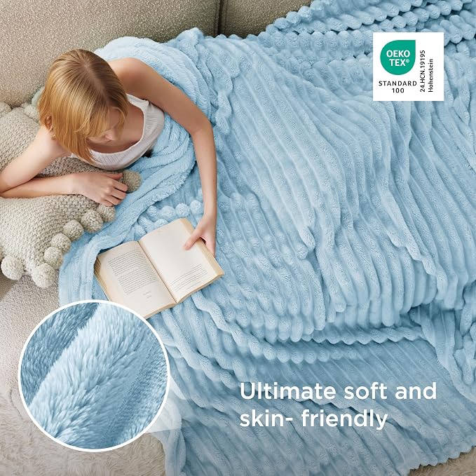 Bedsure GentleSoft Blue Fleece Blanket - Image 4