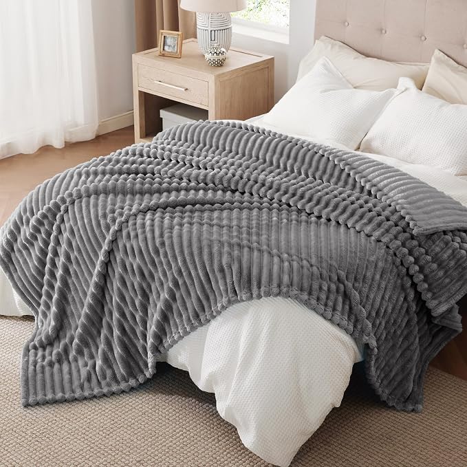 Bedsure GentleSoft Frost Gray Fleece Blanket - Image 7
