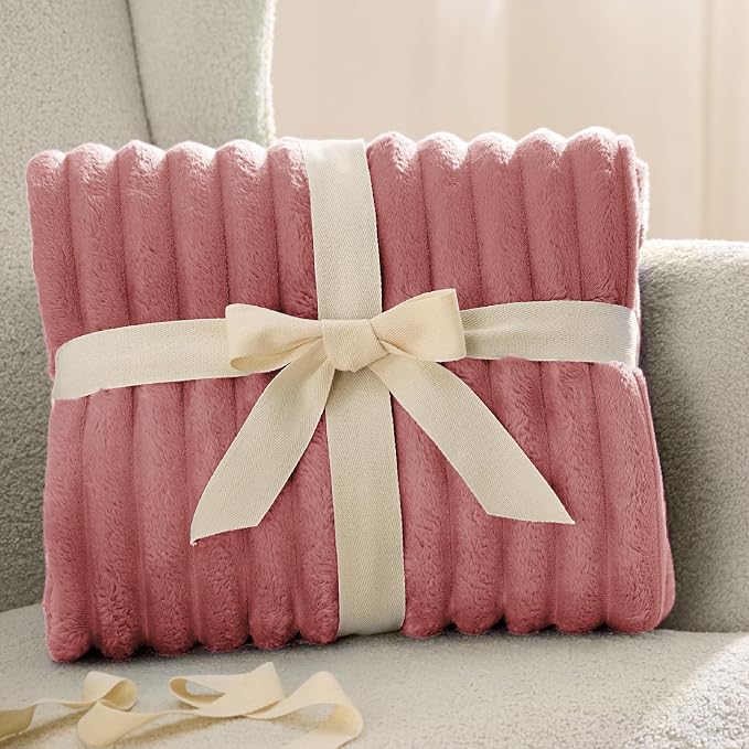 Bedsure GentleSoft Dusty Pink Full Blanket - Image 7